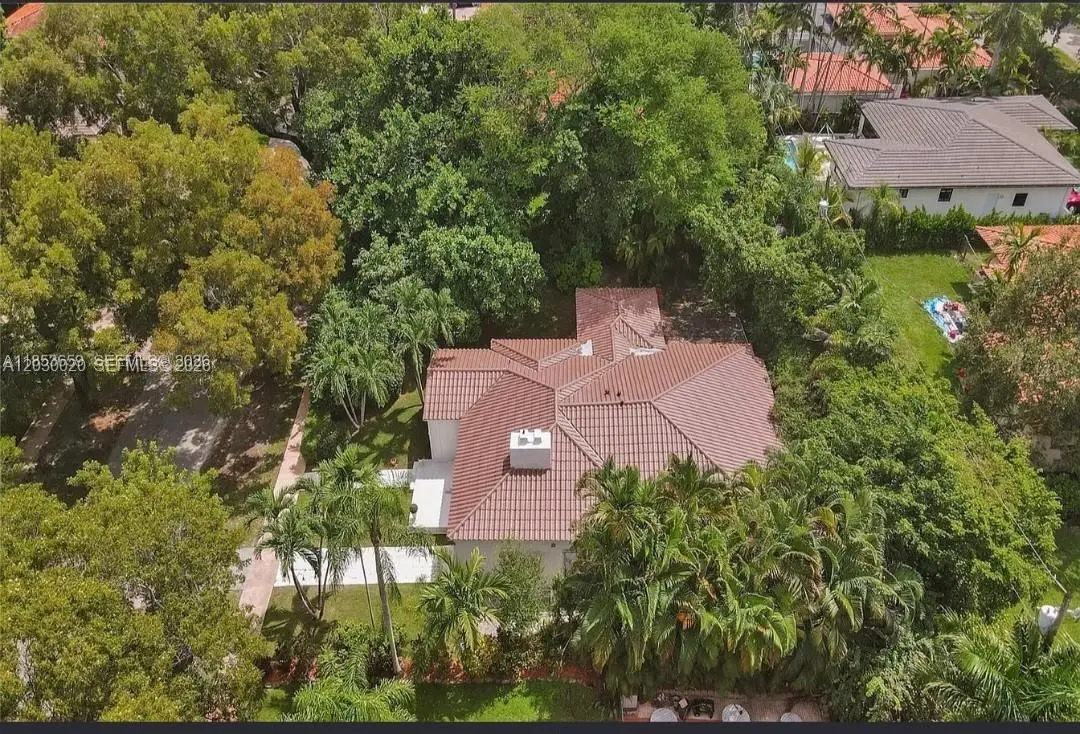 528 Sevilla Ave, Coral Gables, FL 33134 - #1
