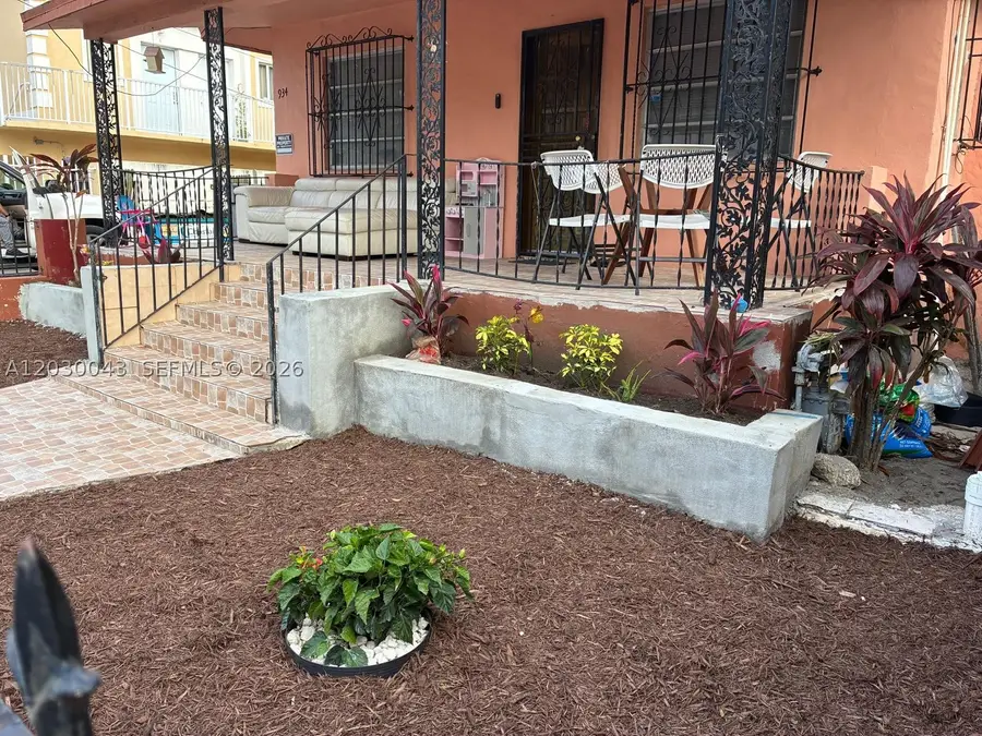 934 SW 3rd St, Miami, FL 33130 - #3