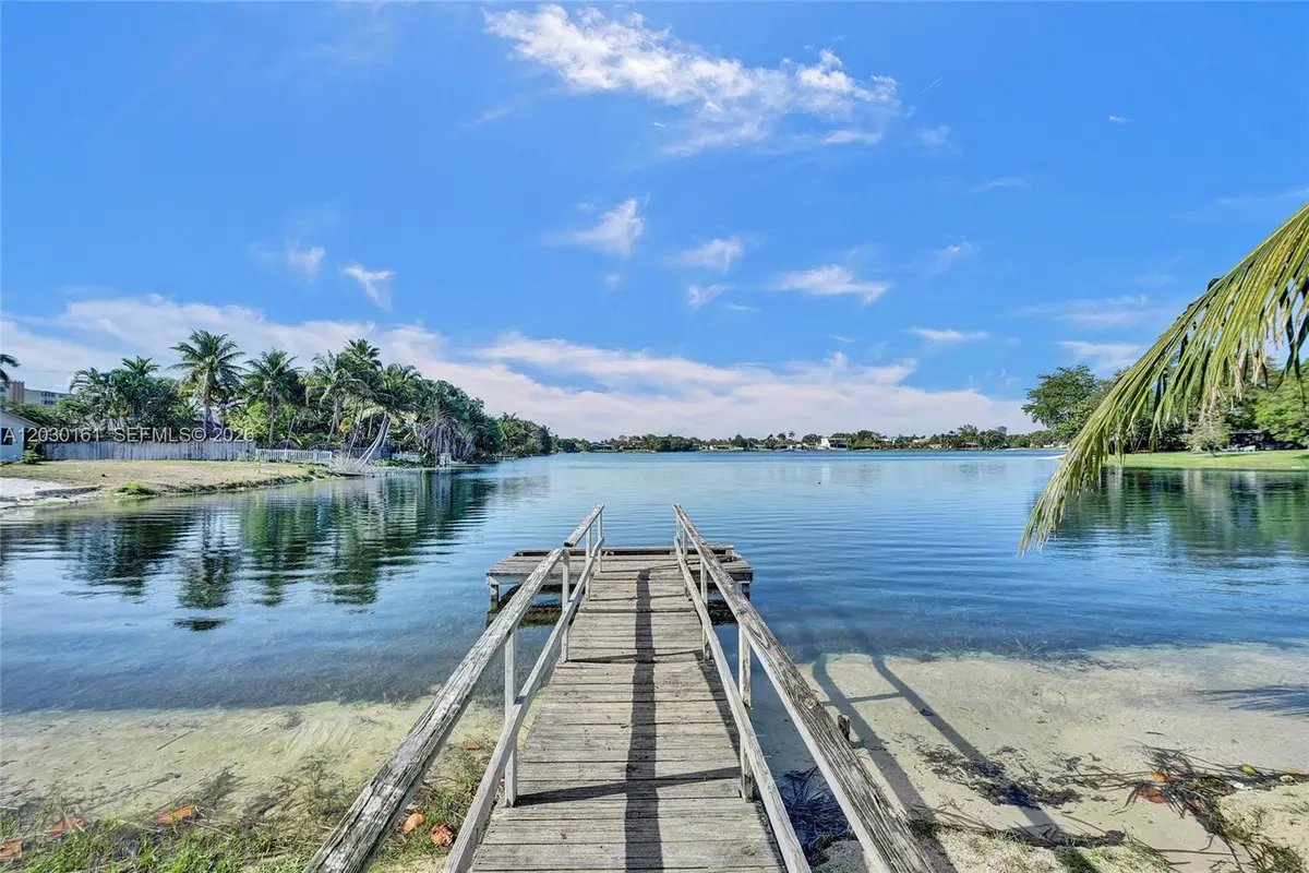 1825 NE 187th St, Miami, FL 33179 - #1
