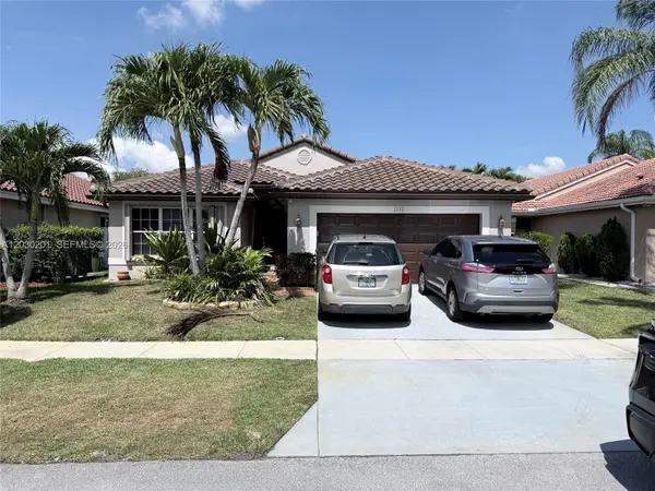2010 NW 182nd Ter, Pembroke Pines, FL 33029