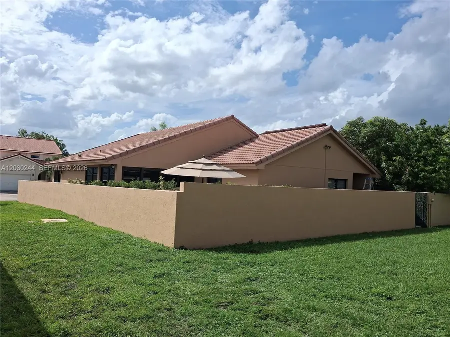 17531 NW 62nd Pl N, Hialeah, FL 33015 - #2