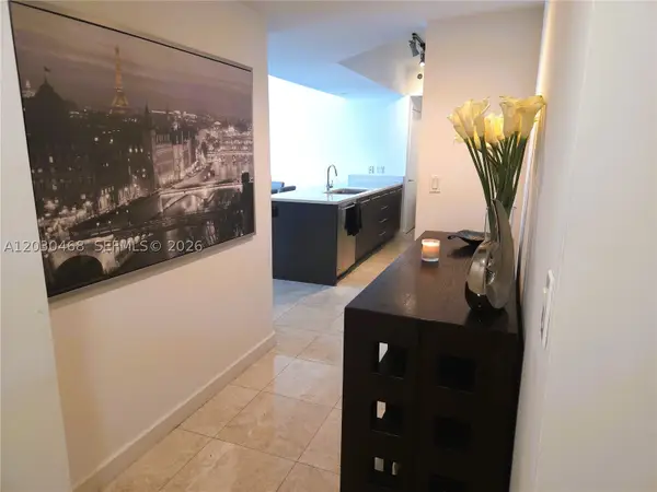 500 Brickell Ave #3105, Miami, FL 33131