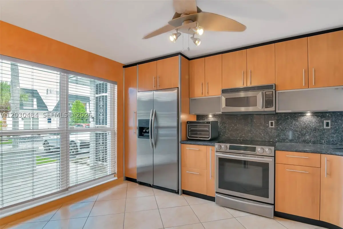 812 NE 26th Ave, Hallandale Beach, FL 33009 - #1