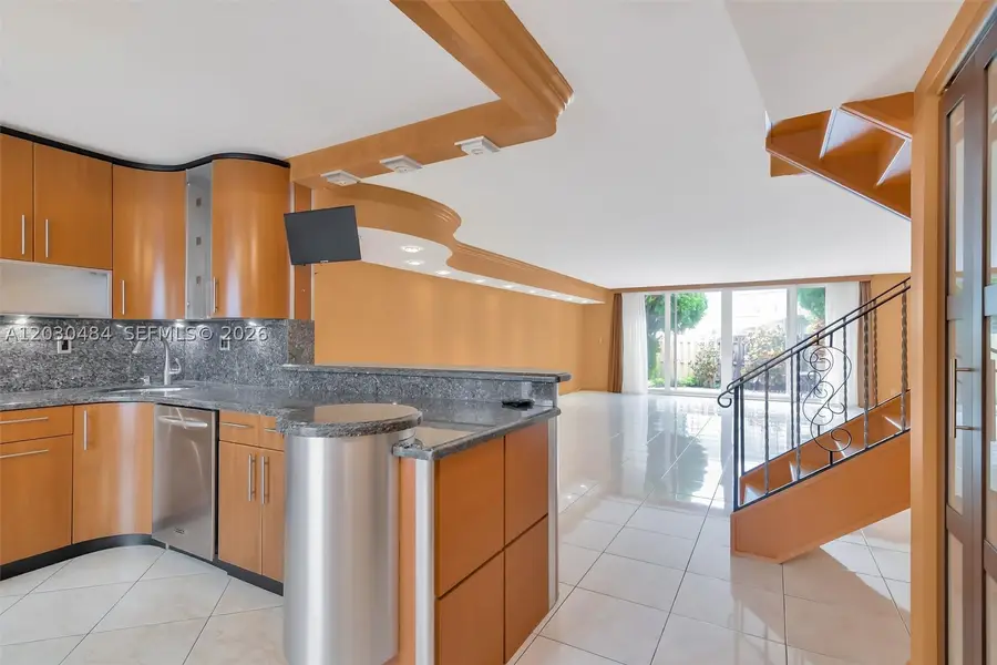812 NE 26th Ave, Hallandale Beach, FL 33009 - #2