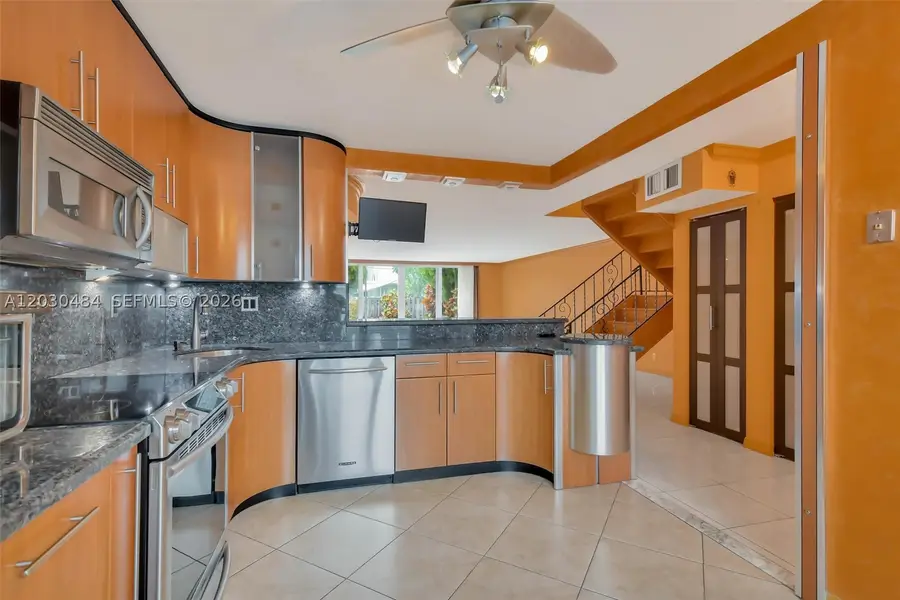 812 NE 26th Ave, Hallandale Beach, FL 33009 - #3