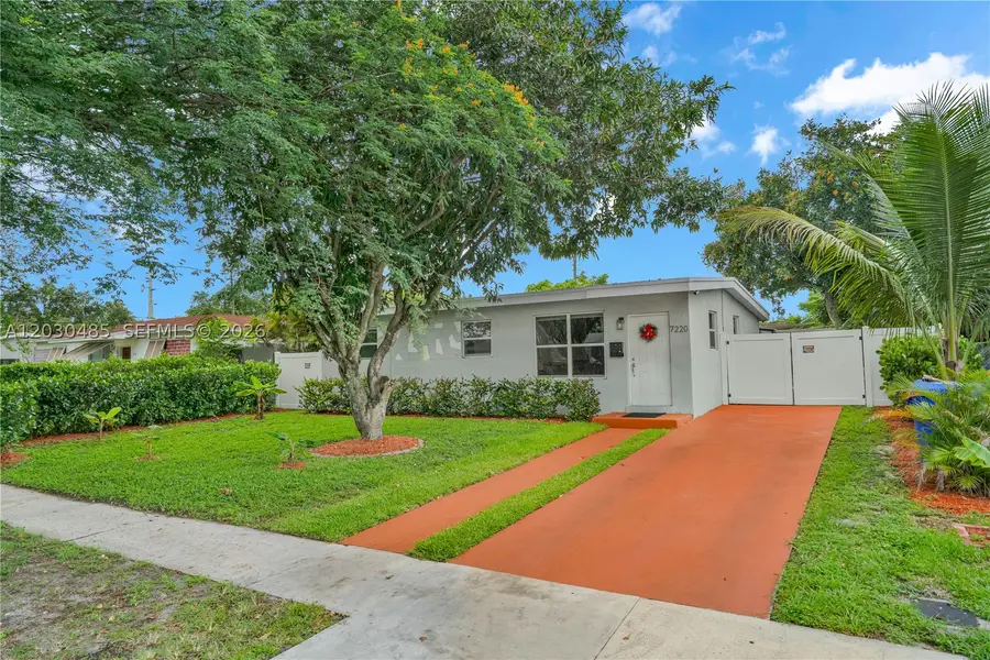 7220 Arthur St, Hollywood, FL 33024 - #2