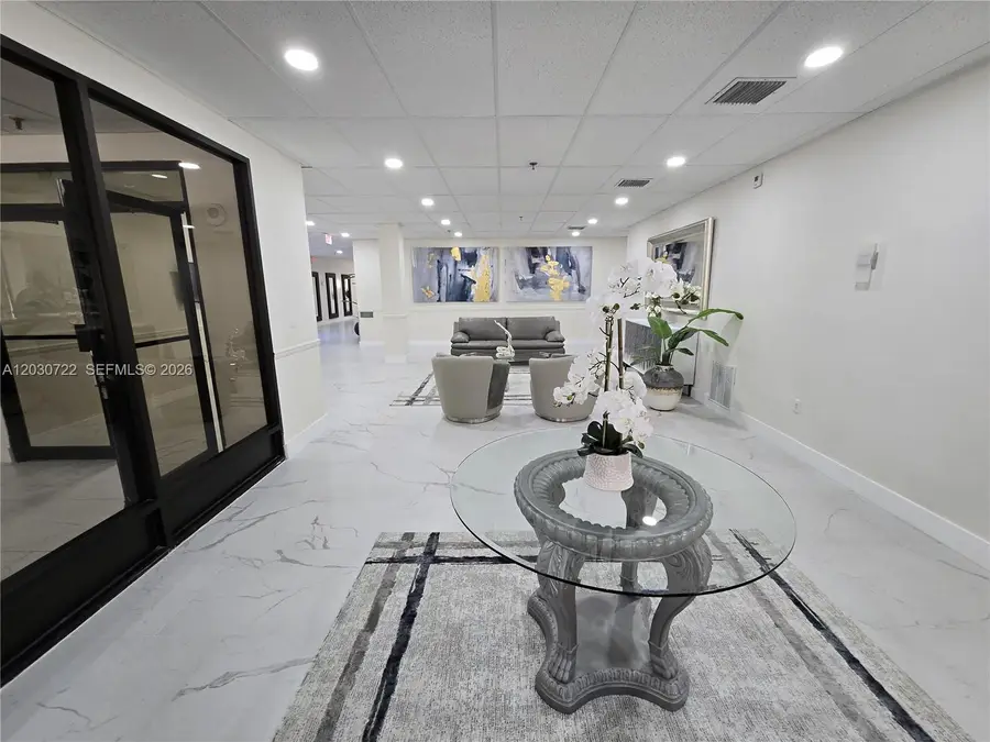 900 NE 195th St #215, Miami, FL 33179 - #2
