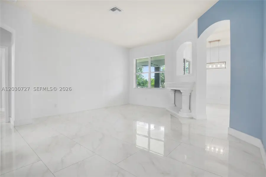 19548 S Whitewater Ave, Weston, FL 33332 - #3