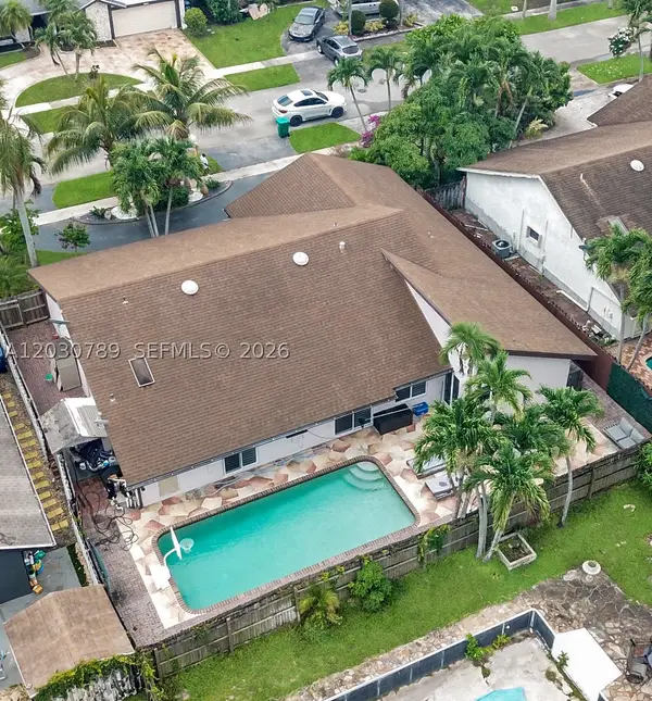7363 NW 49th St, Lauderhill, FL 33319