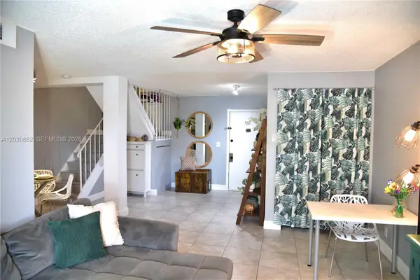 7561 NW 16th St #2303, Plantation, FL 33313