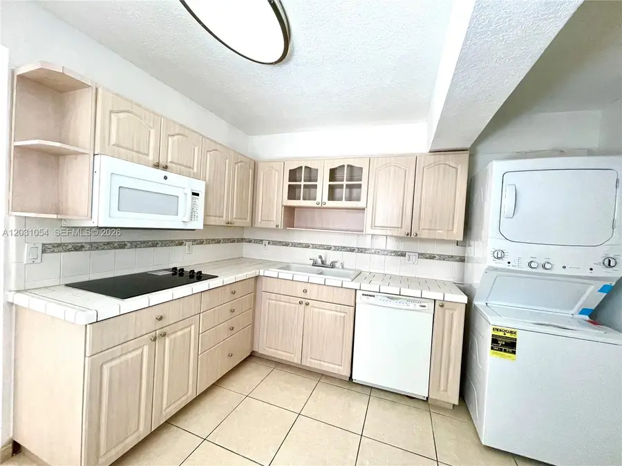 310 SW 10th St, Fort Lauderdale, FL 33315 - #3
