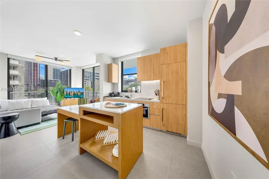 11 NE 6th St #301, Miami, FL 33132 - #3
