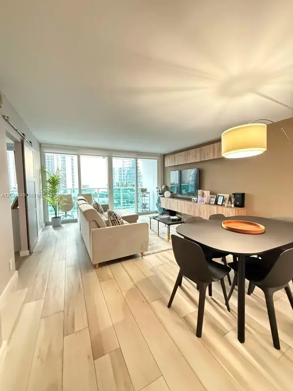 100 Bayview Dr #912, Sunny Isles Beach, FL 33160