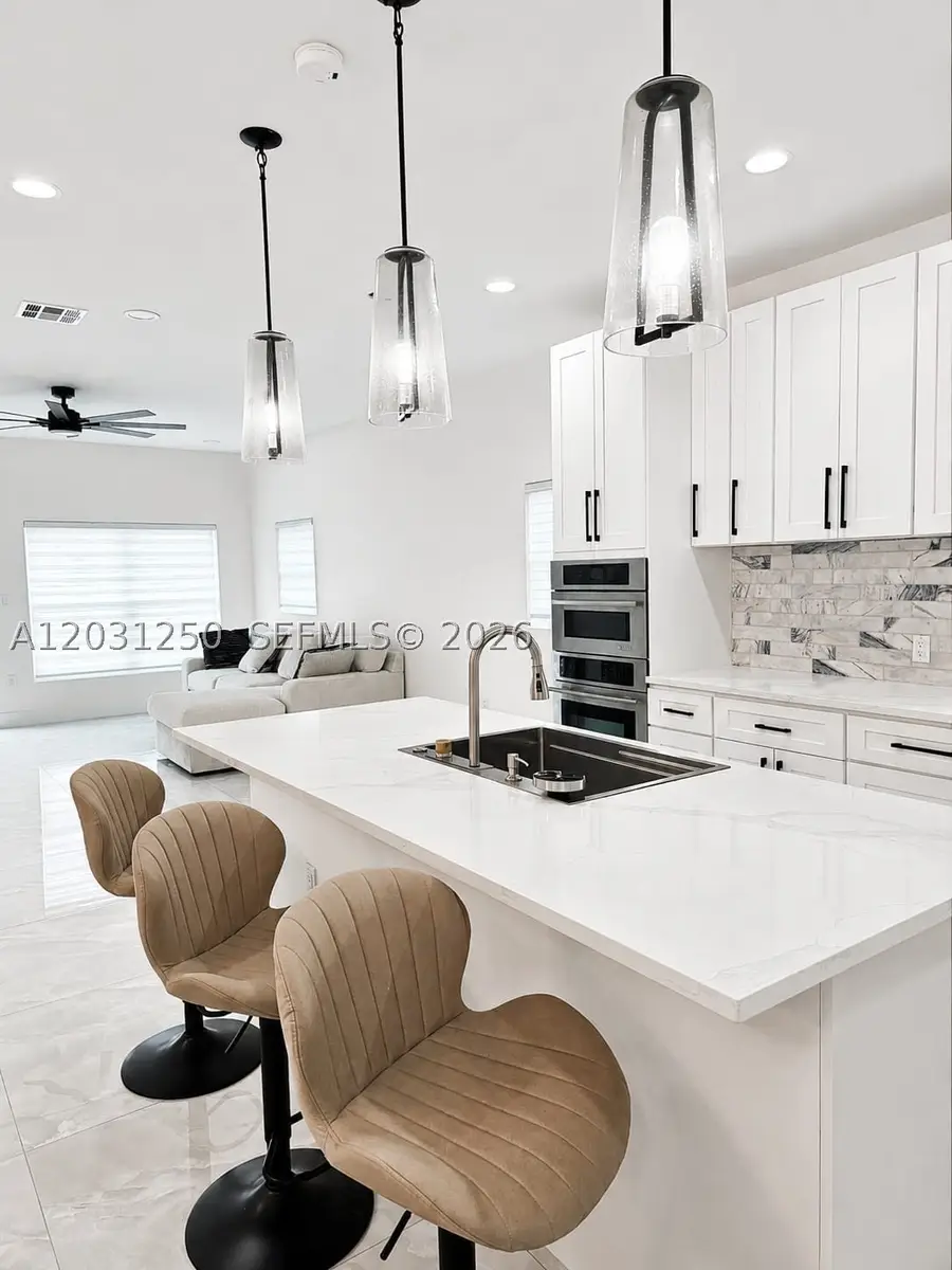 907 21st St, West Palm Beach, FL 33407 - #3