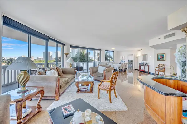 2000 Island Blvd #806, Aventura, FL 33160