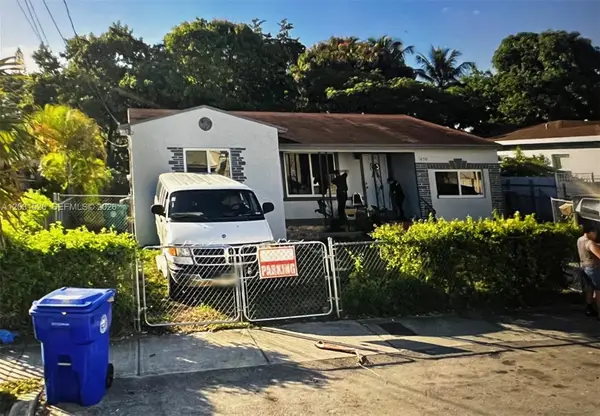 1450 NW 35th St, Miami, FL 33142