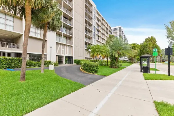 17600 N Bay Rd #N302, Sunny Isles Beach, FL 33160