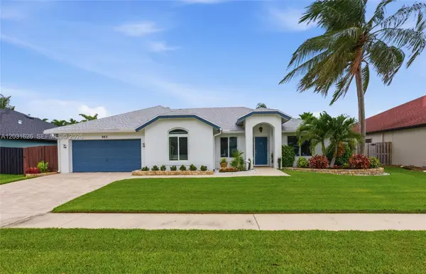943 SW 149th Way, Sunrise, FL 33326