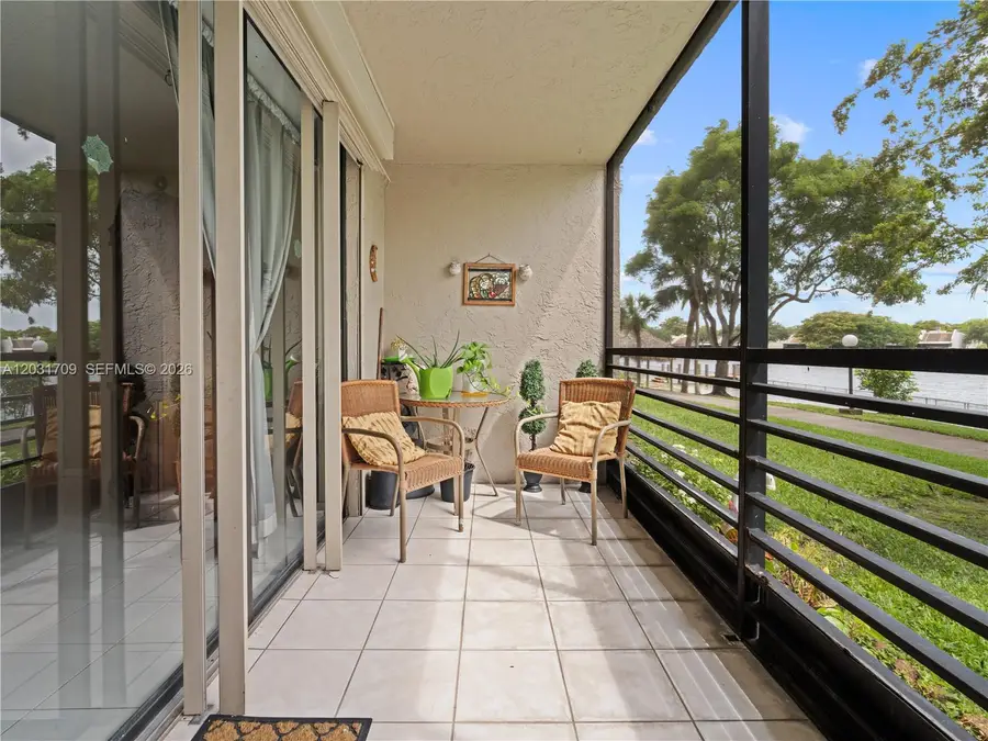 901 Colony Point Cir #112, Pembroke Pines, FL 33026 - #3