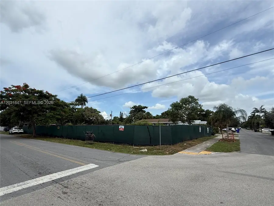 201 NW 11th St, Fort Lauderdale, FL 33311 - #2