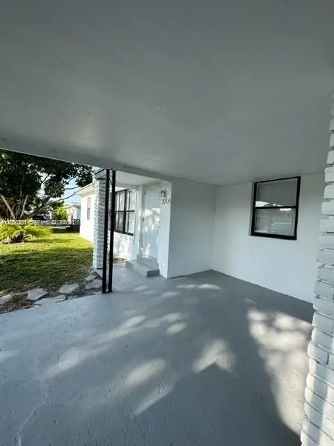 3904 SW 58th Ave, West Park, FL 33023 - #2