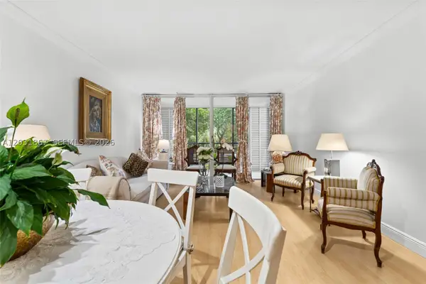 20400 Country Club Dr #203, Aventura, FL 33180