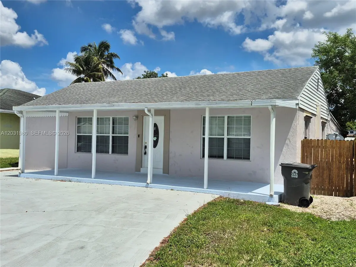 5653 Coconut Rd, Royal Palm Estates, FL 33413 - #1