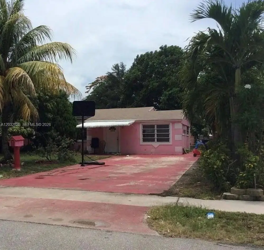 1466 NE 177th St, North Miami Beach, FL 33162 - #1