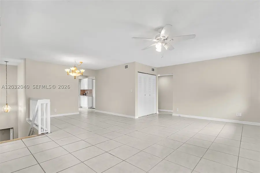 96 Wimbledon Lake Dr, Plantation, FL 33324 - #3