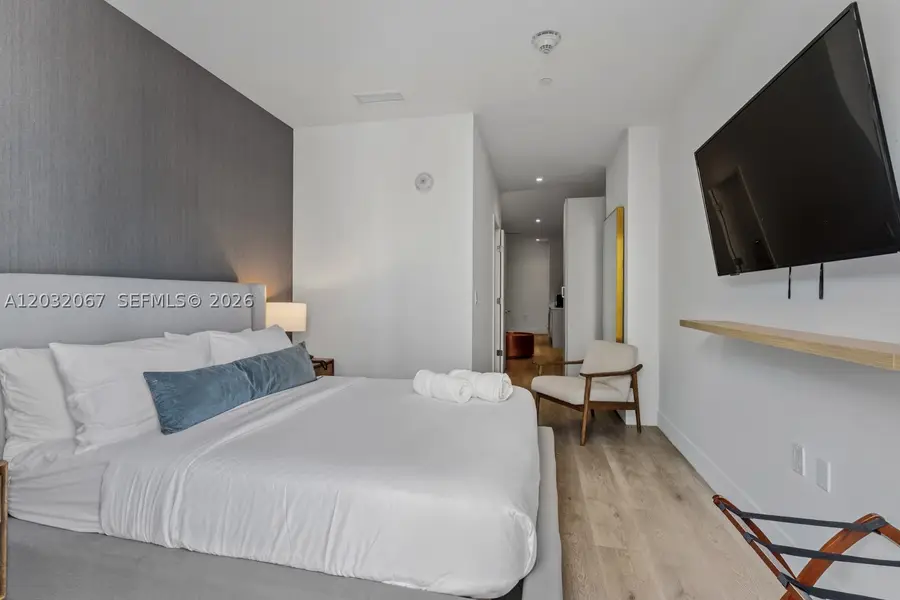 239 SW 9th St #301, Miami, FL 33130 - #3