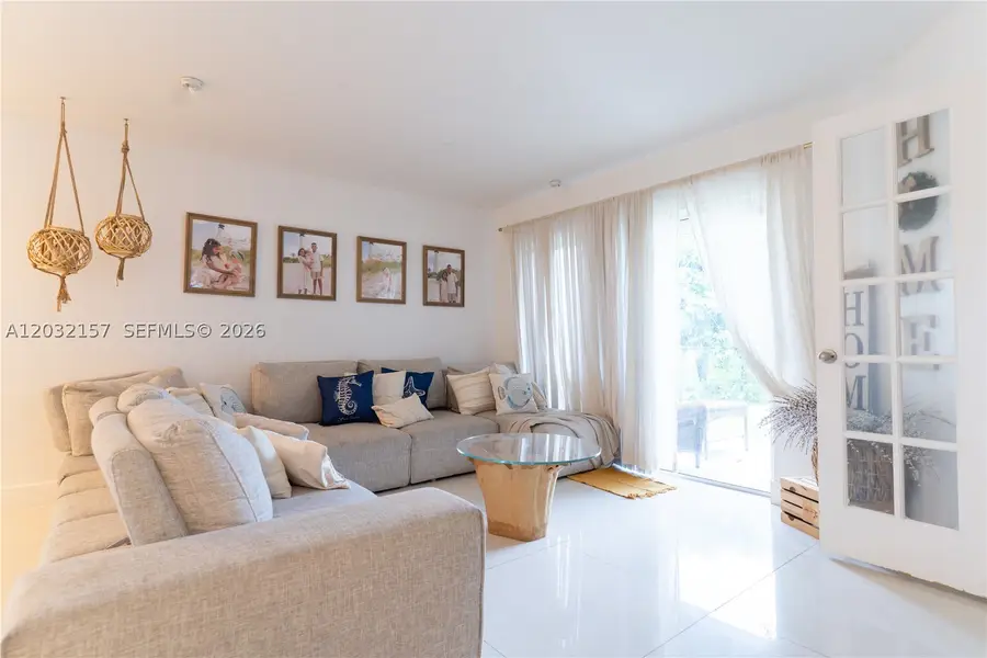 7907 N Silverado Cir, Davie, FL 33024 - #2