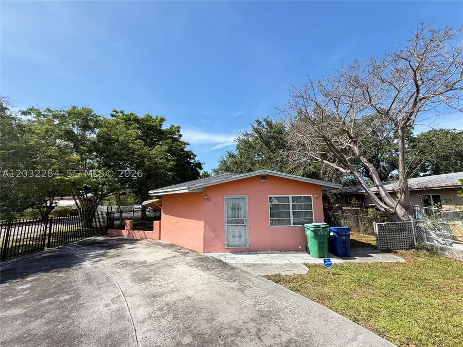 997 NW 116th St, Miami, FL 33168 - #2
