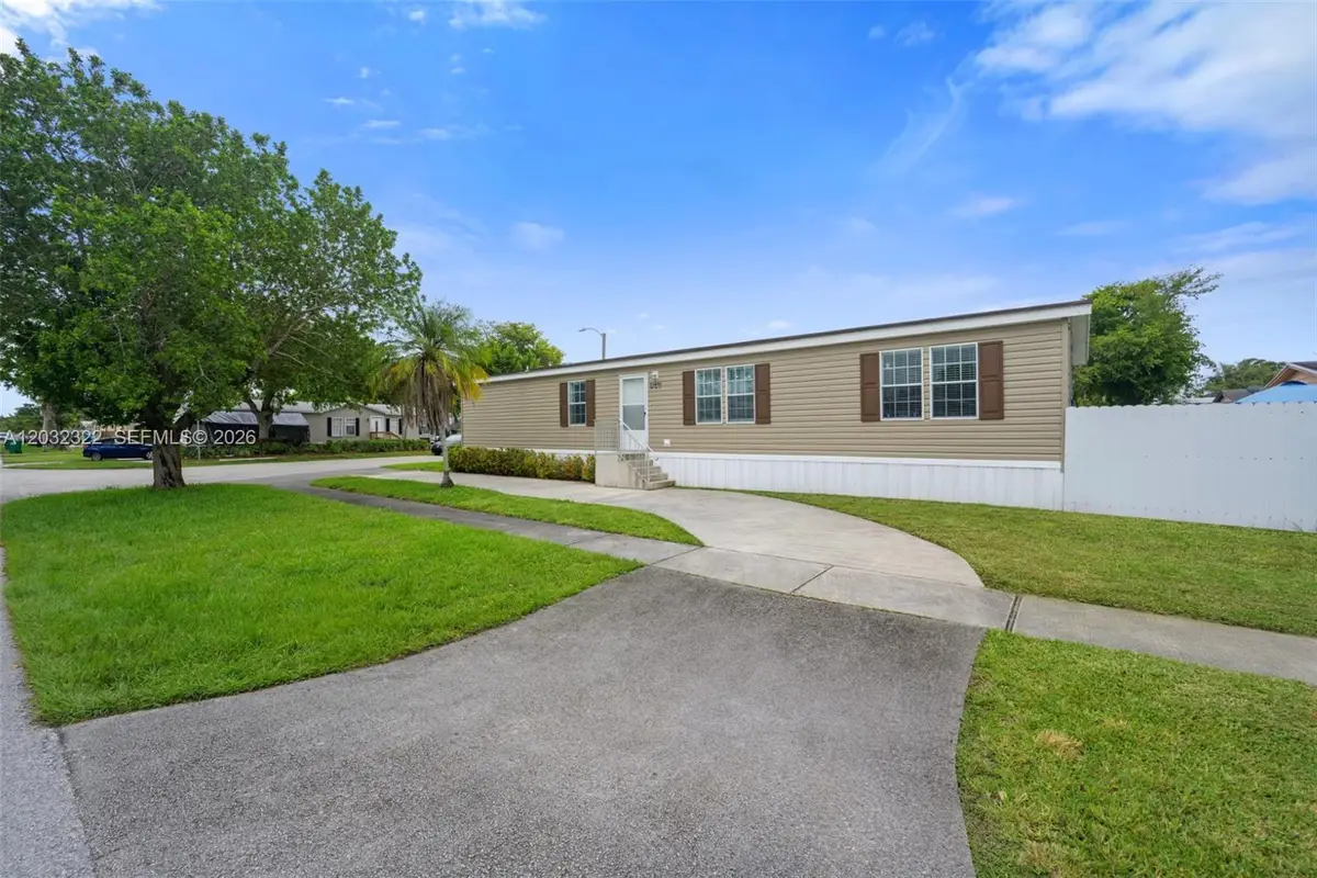 21830 NW 2nd Ct, Pembroke Pines, FL 33029 - #1