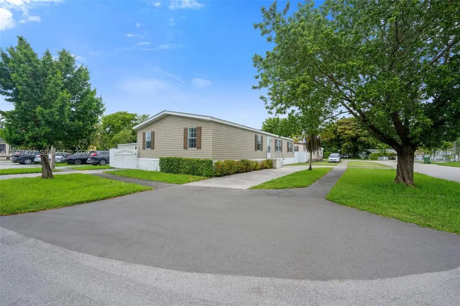 21830 NW 2nd Ct, Pembroke Pines, FL 33029 - #2