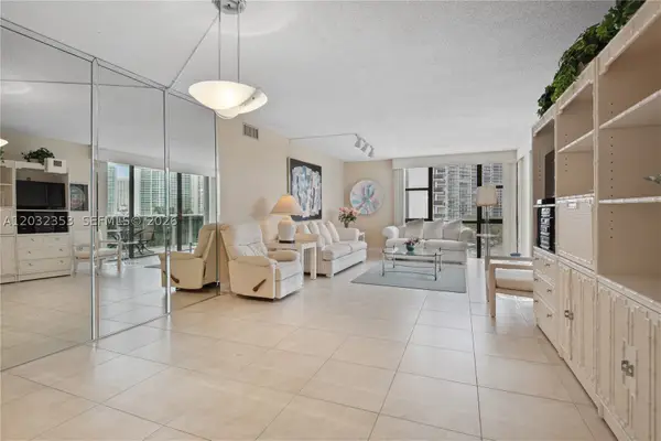 3625 N Country Club Dr #603, Aventura, FL 33180