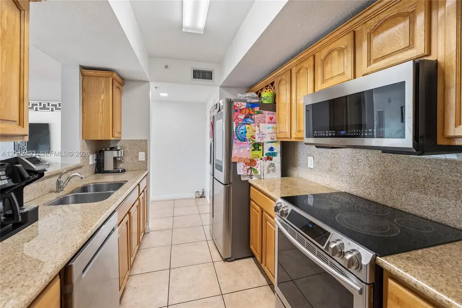 4242 NW 2nd St #1001, Miami, FL 33126 - #3