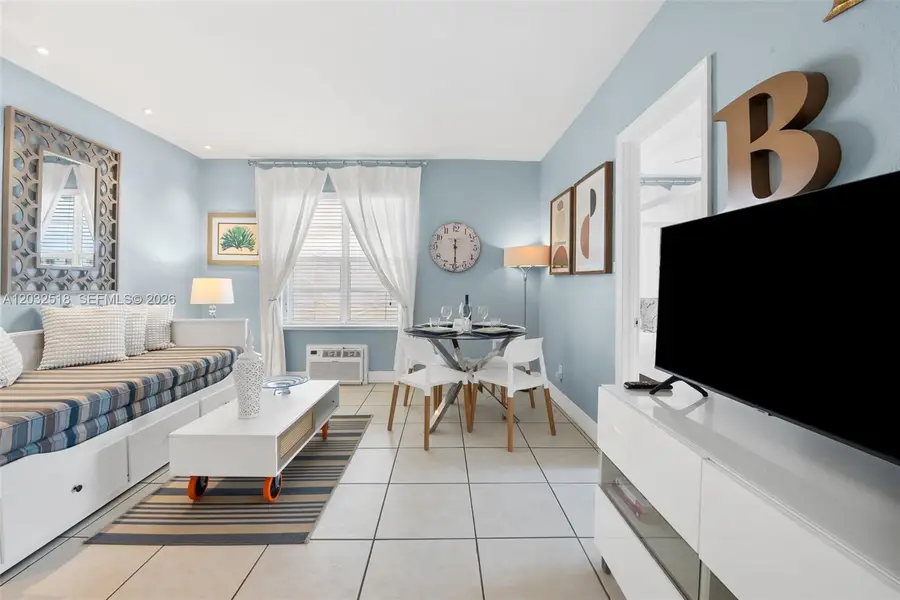 3030 Collins Ave #4E, Miami Beach, FL 33140 - #2