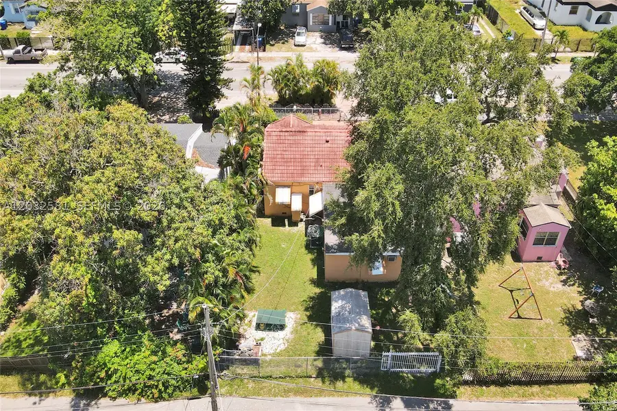 555 NW 46th St, Miami, FL 33127 - #2