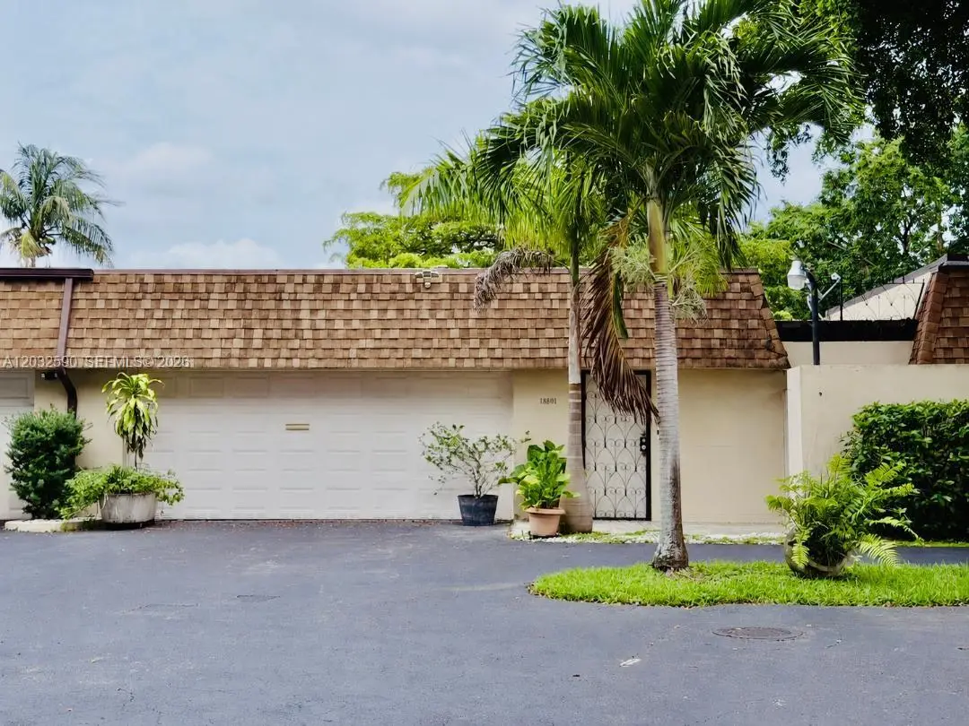18801 Oakland Hills Dr, Hialeah, FL 33015 - #1