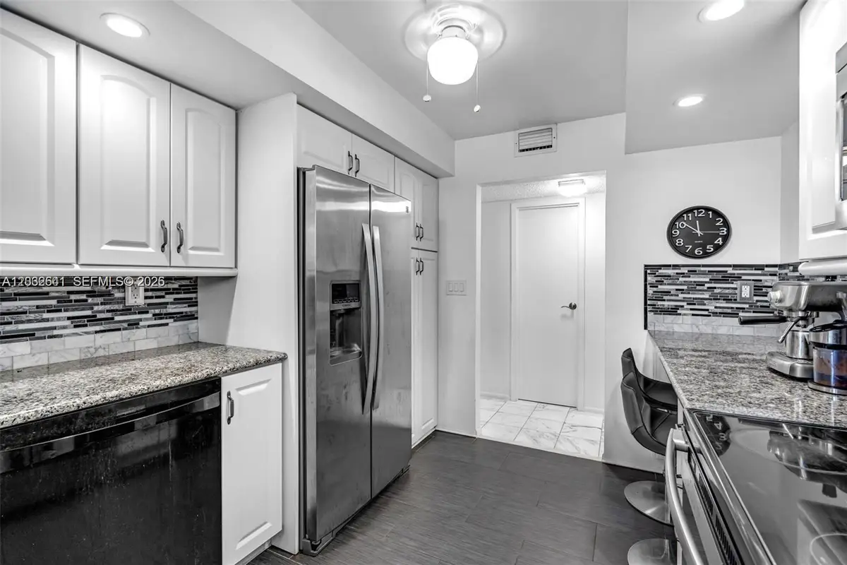 1000 Parkview Dr #715, Hallandale Beach, FL 33009 - #1