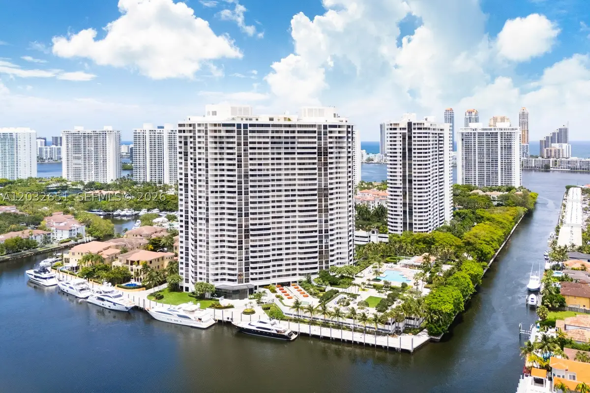 1000 W Island Blvd #911, Aventura, FL 33160 - #1