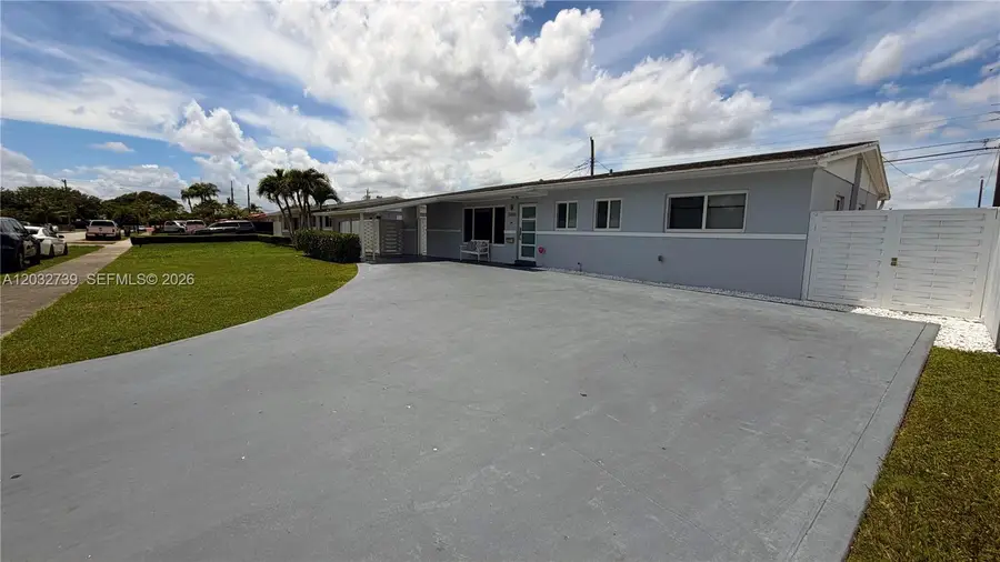 10455 SW 42nd Ter, Miami, FL 33165 - #2