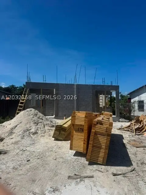 3165 NW 61st St, Miami, FL 33142