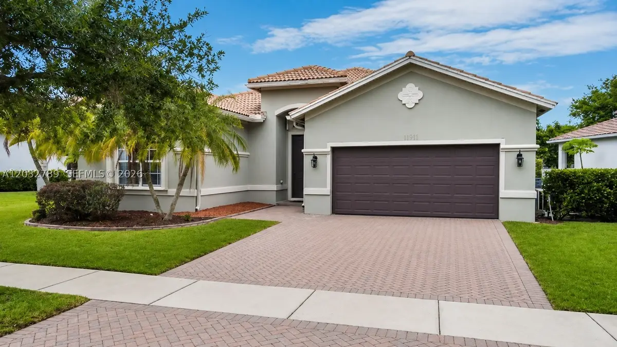 19301 Seneca Ave, Weston, FL 33332 - #1