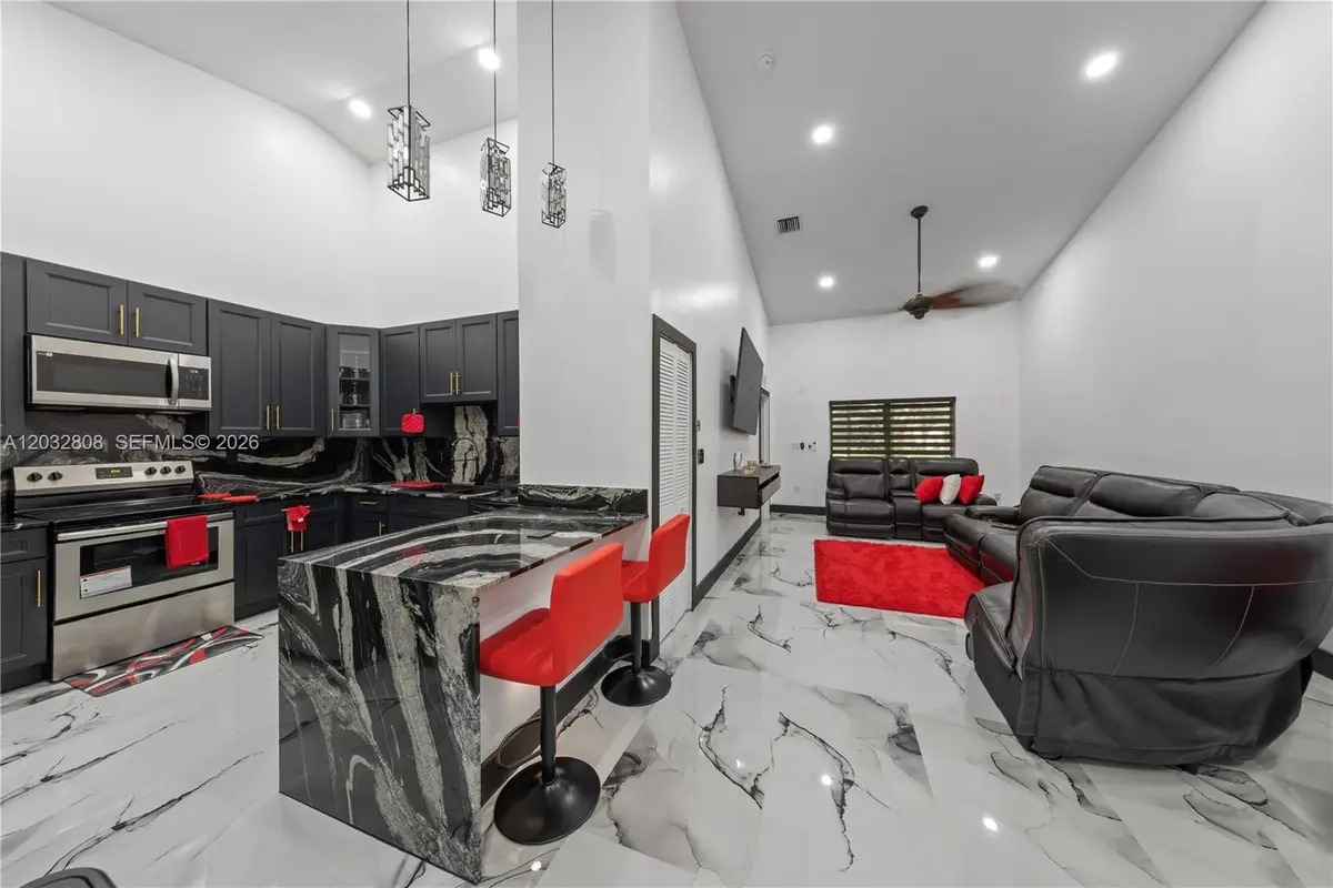 3245 NE 11 Dr, Homestead, FL 33033 - #1