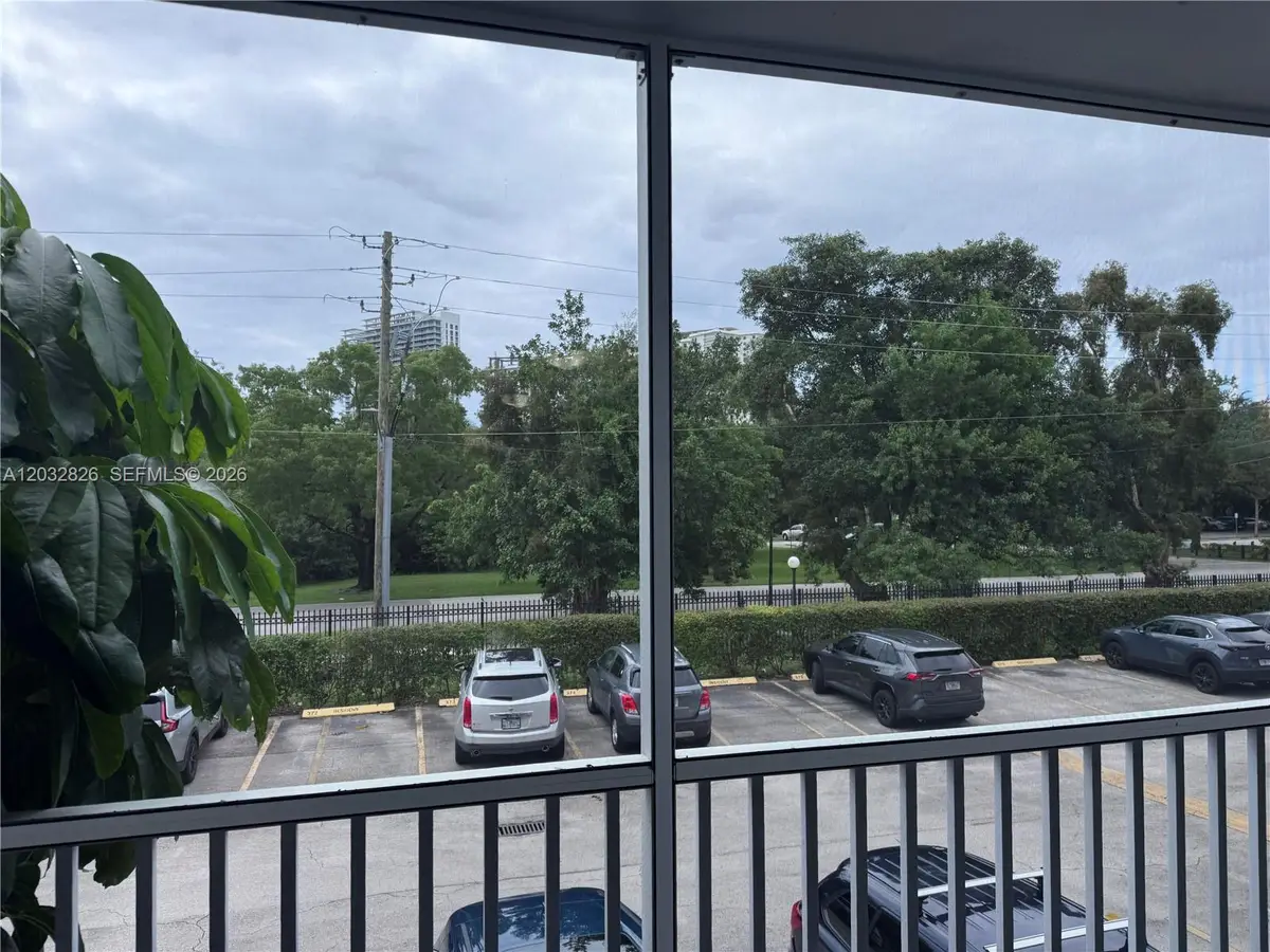 16950 W Dixie Hwy A232 Hwy #232, North Miami Beach, FL 33160 - #1