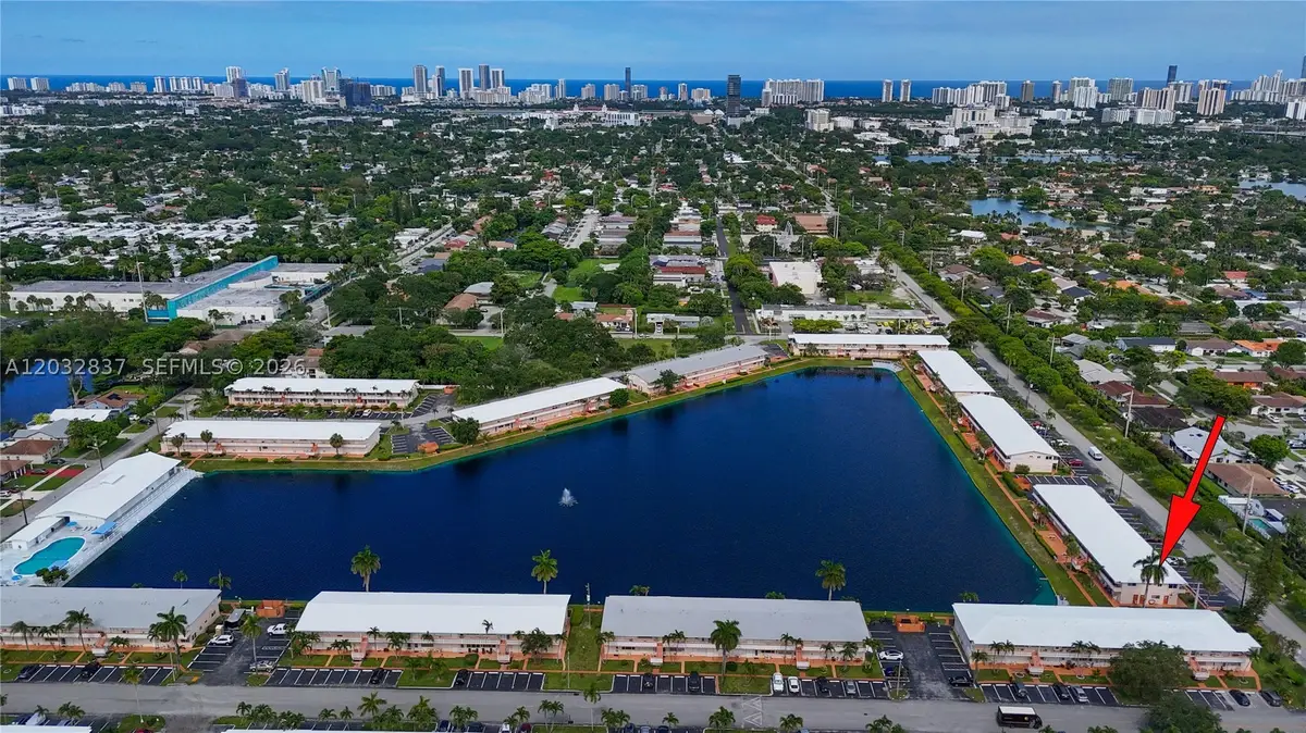 1050 SW 11th St #20L, Hallandale Beach, FL 33009 - #1