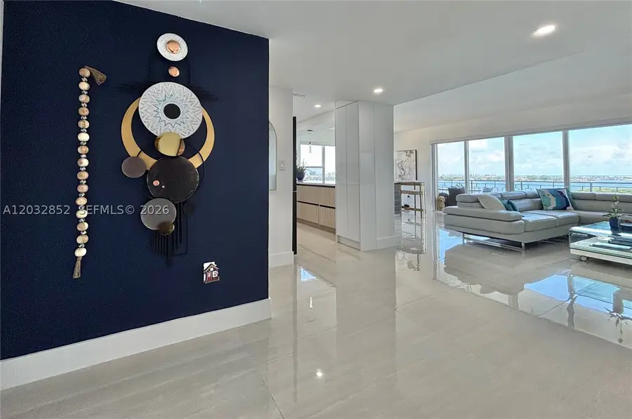11111 NE Biscayne Blvd #16A, Miami, FL 33181 - #2