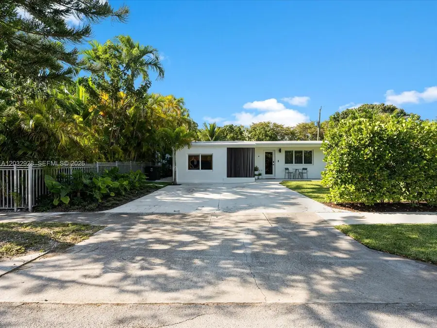 1945 Alamanda Dr, North Miami, FL 33181 - #3