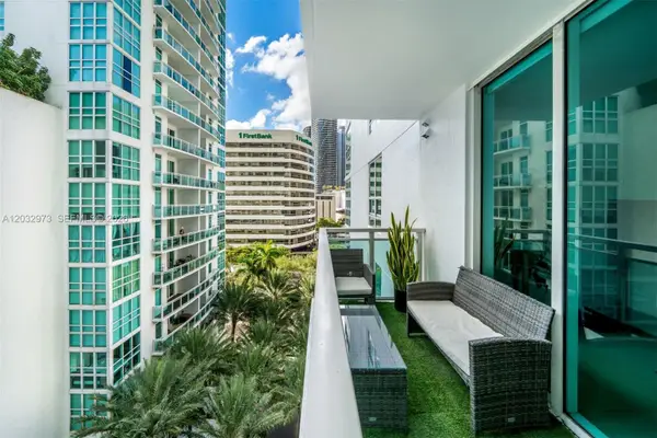 950 Brickell Bay Dr #803, Miami, FL 33131